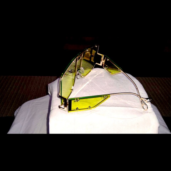 XL Shades - Picture 3 of 5